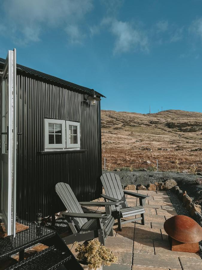 Black Hut At Slieve Croob Glamping Ballyward ภายนอก รูปภาพ