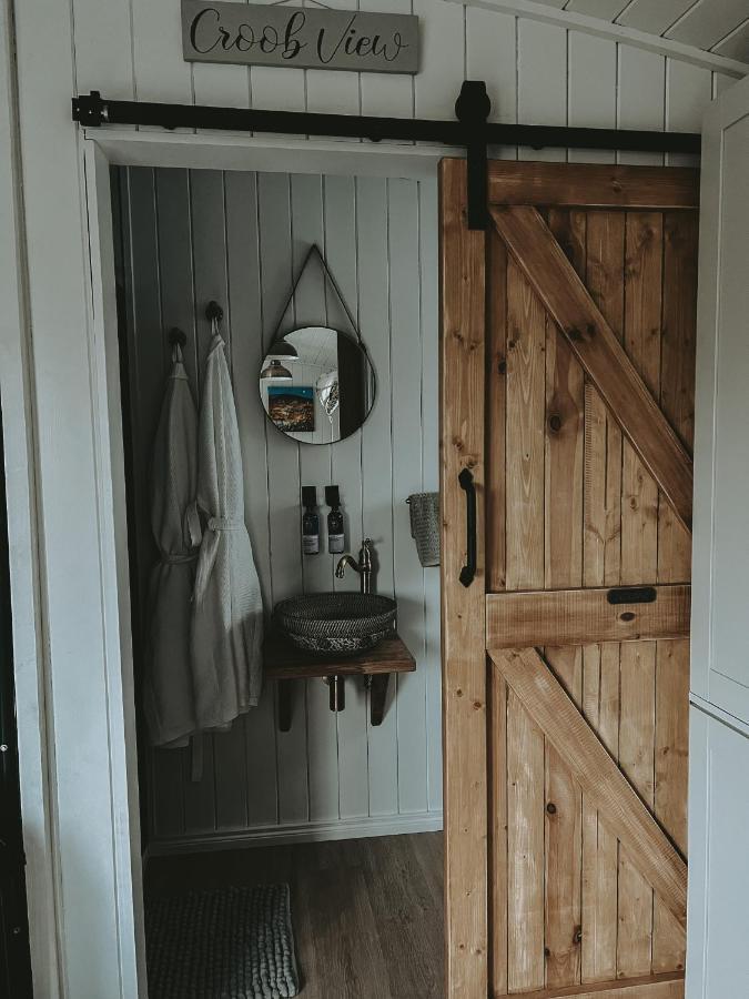 Black Hut At Slieve Croob Glamping Ballyward ภายนอก รูปภาพ